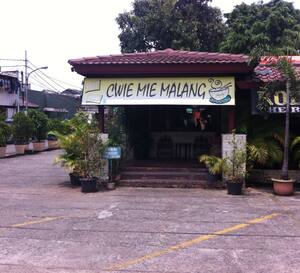 Hot Cwie Mie Malang Pondok Gede